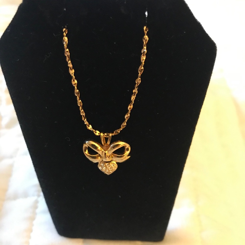 WD Bow with Rhinestones heart gold plated W/ Chain